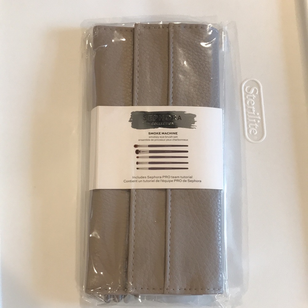 Sephora- Smoke Machine Brush Set - Picture 2 of 9